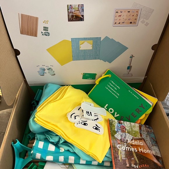 LOVEVERY STORYTELLER PLAY KIT - Picture 1 of 3